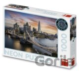 Soumrak nad Tower Bridge neon